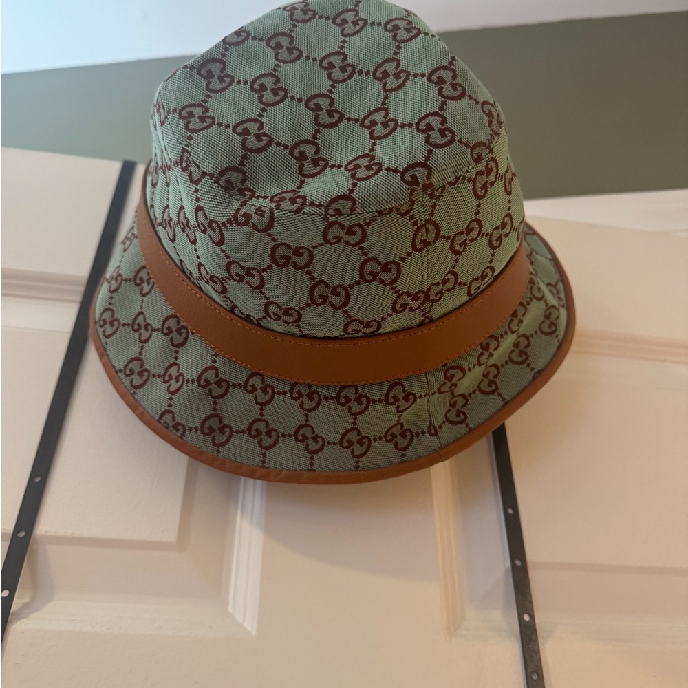 GUCCI GG Canvas Bucket Hat/ Green/ Size L NWOT